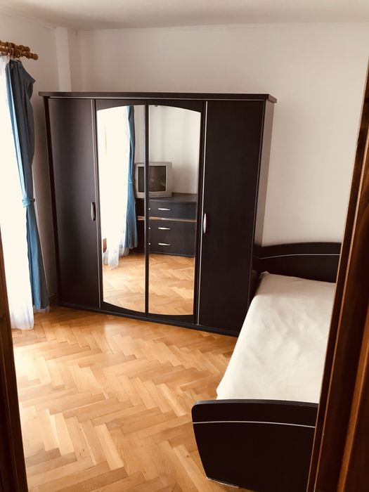 Apartament 4 camere, 2 balcoane, 2 băi , mobilat utilat.