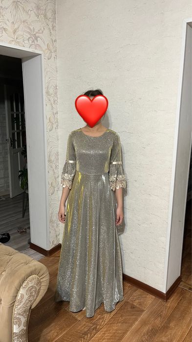 Шикарное вечернее платье в пол