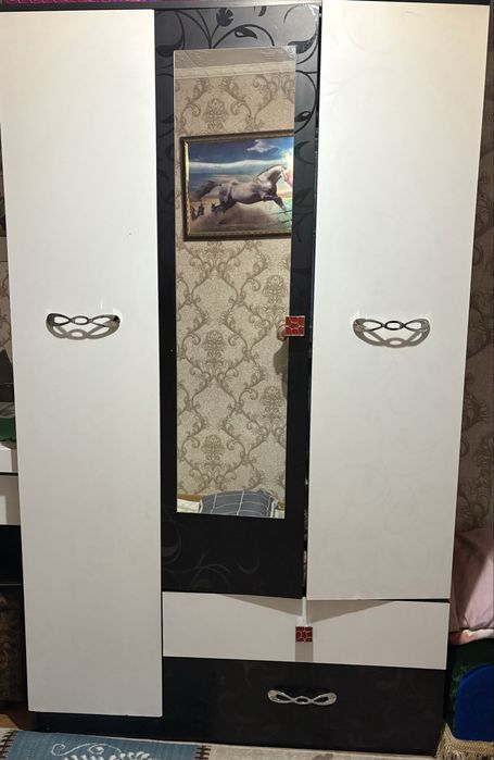Продам спальный гарнитур