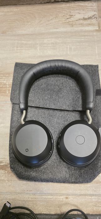 Vand casti Jabra Evolve2 75