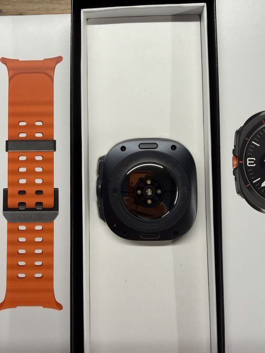 Samsung Galaxy Watch Ultra - Titanium Gray