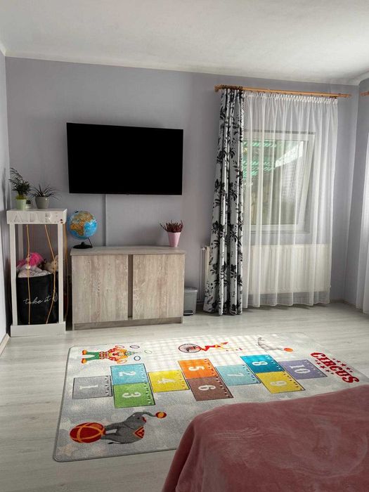 Vand sau schimb casa 3 camere pe 2 nivele, 89m², curte, garaj