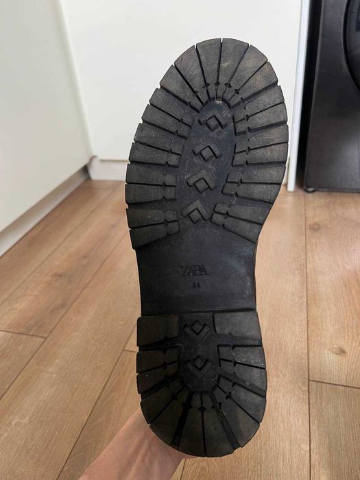 Кожаные ботинки ZARA