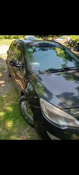 Vând autoturism  Opel Astra j