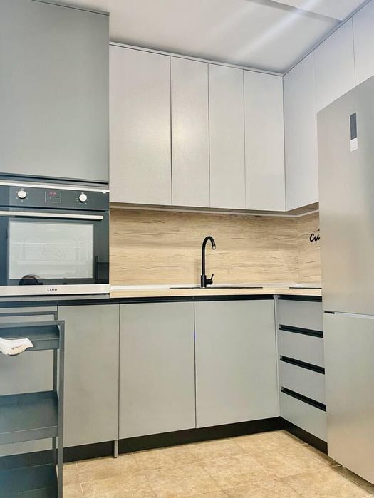 Тристаен апартамент в ж.к Възраждане с АКТ 16