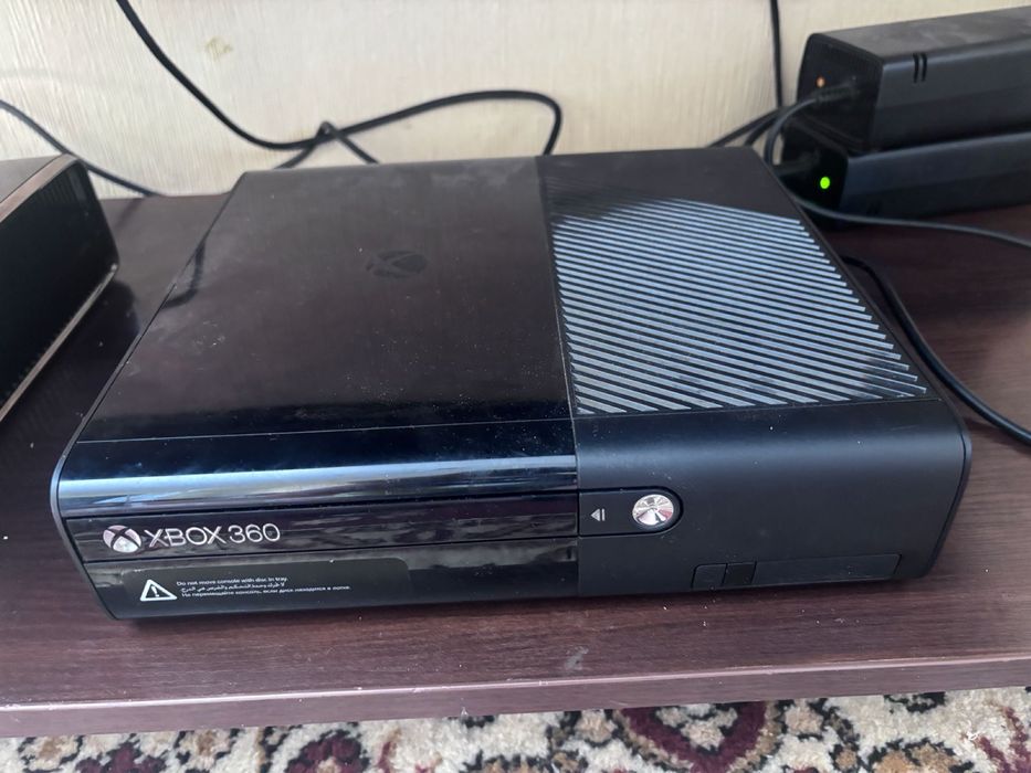 Xbox 360 45 k один 2011 а второй 2013