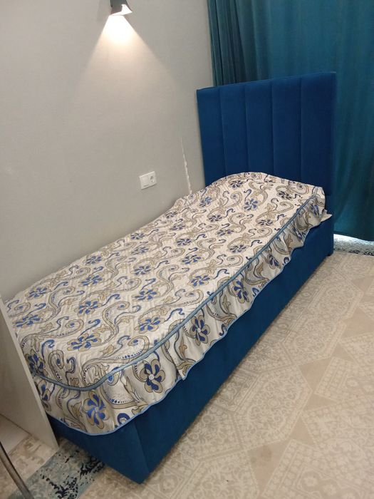 Продам две кровати с матрасами