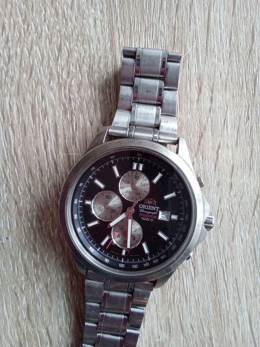 Ceas orient chronograph titanium.