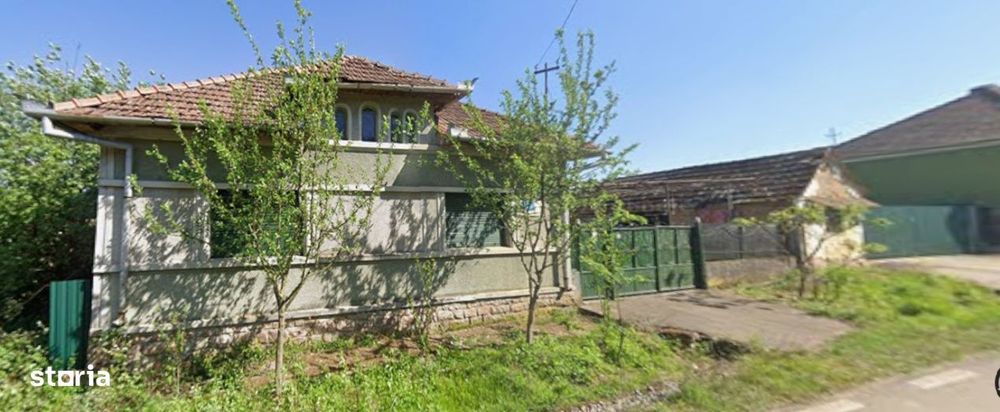 Hala de productie + casa de locuit, cu teren generos - in Hodis, comun