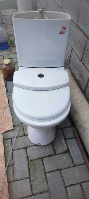 Унитаз продаётся