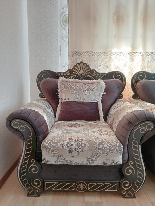 Диван и два кресла