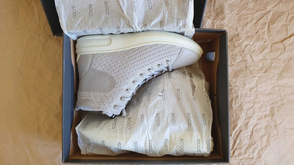 Дамски кецове "ЕССО" размер№ 37.