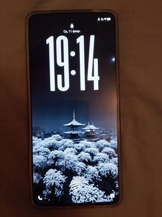 Продается телефон