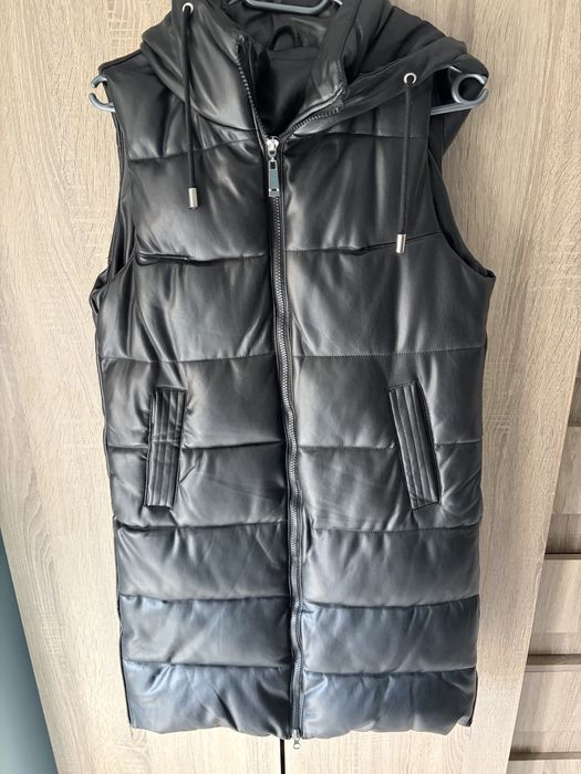 Черен кожен елек с качулка