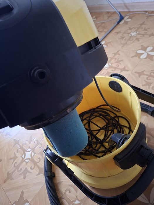 Продам пылесос Karcher SE 4001