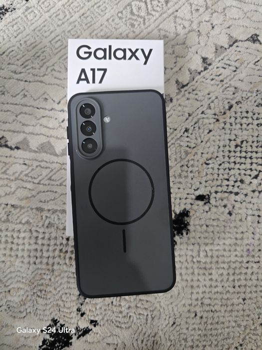 Samsung A17 с комплектом