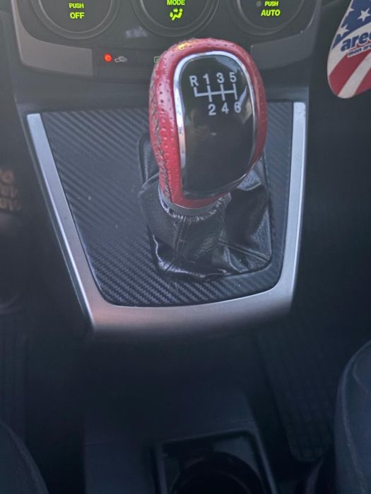 Vand sau schimb Mazda 5