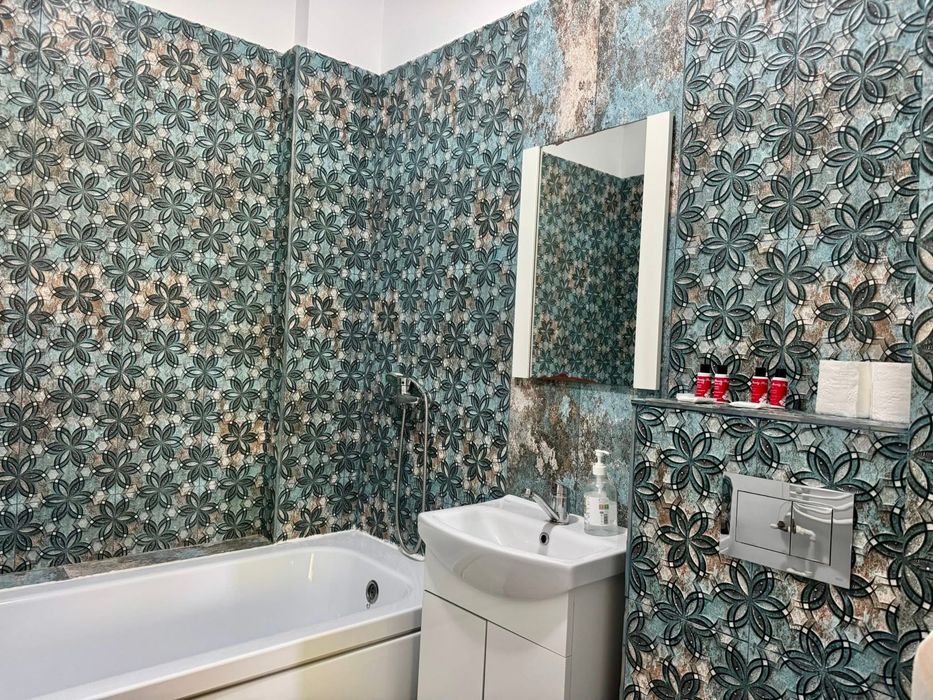 Inchiriez imobil cu 16 ap langa mare,termen lung/contract minim 10 ani