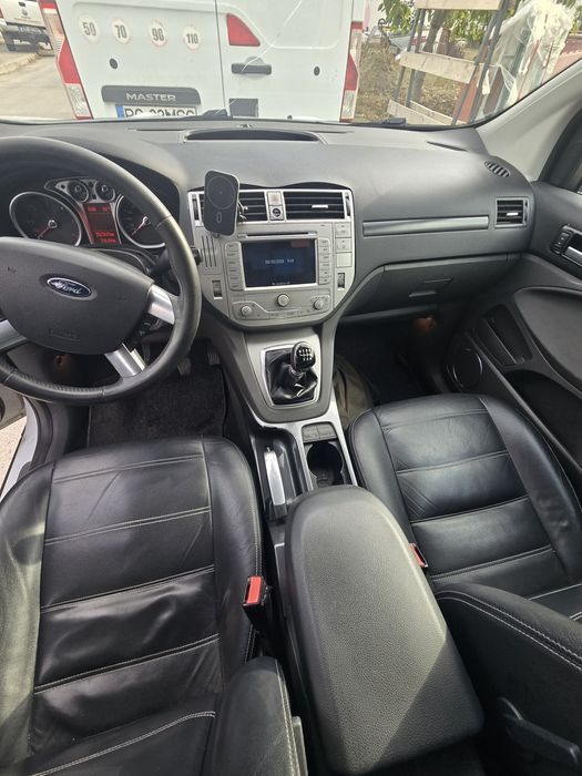 Vând Ford Kuga 2011