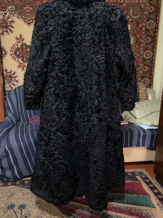 Шуба каракулевая