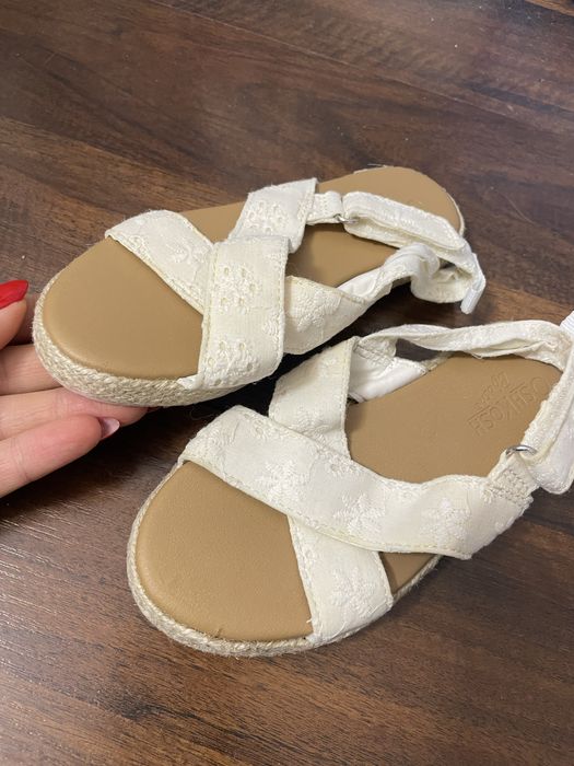 Босоножки сандали