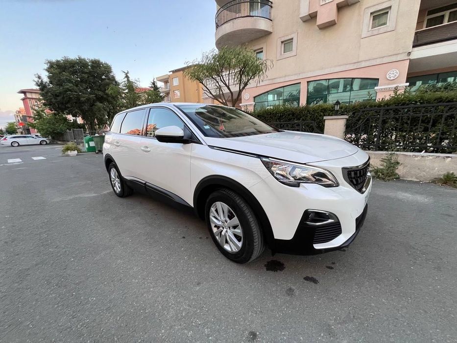 продава  Peugeot 5008
