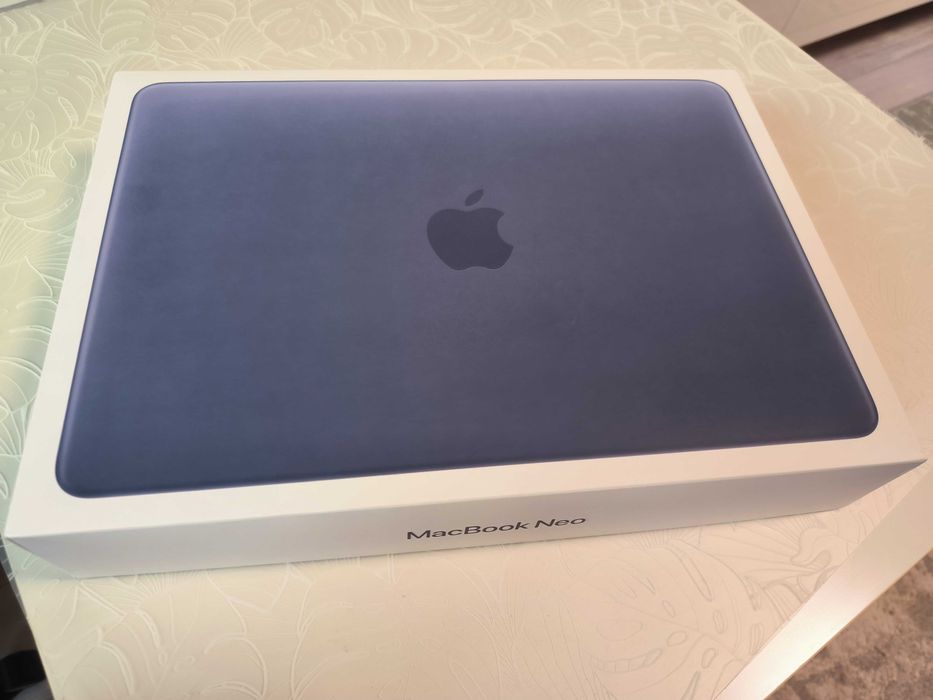 MacBook Neo 8/256 Indigo