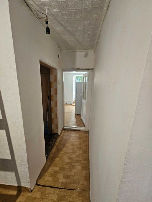 Продавам къща в с. Ценович
