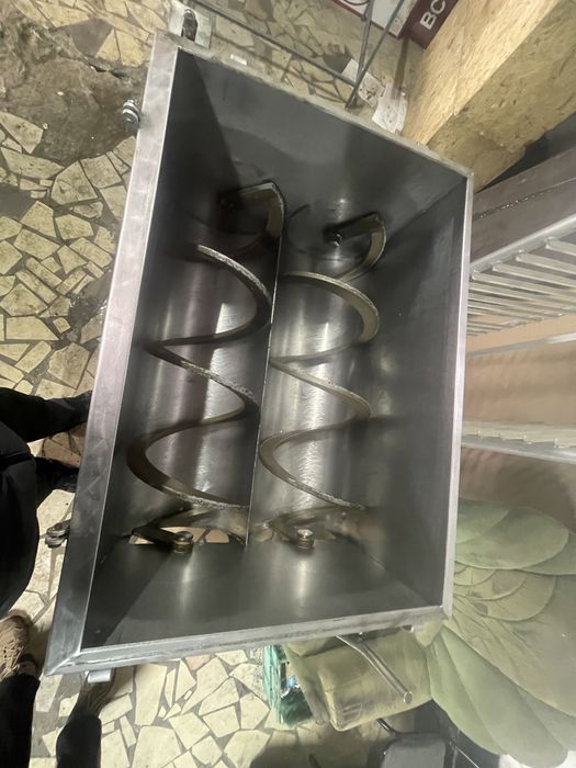 Фаршемешалка шнековая