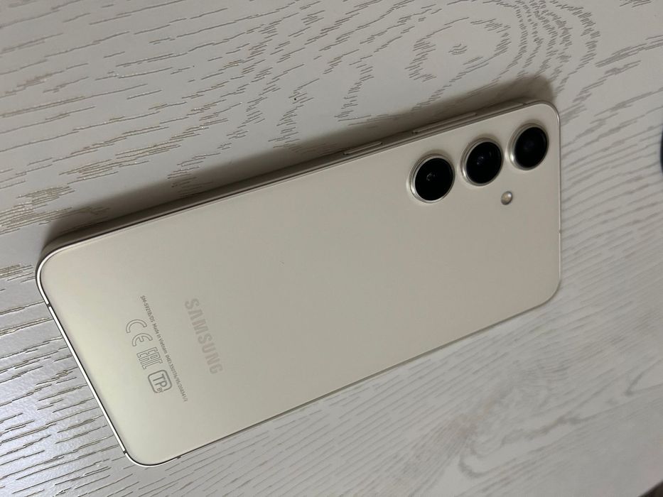 Samsung s24  в отличном состоянии