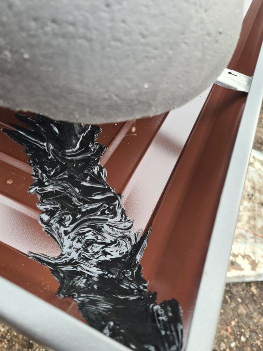 Jgheaburi si burlane dintr-o bucata aluminiu maro sau gri antracit