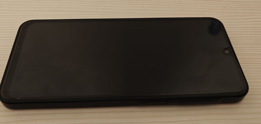 Vând smartphone Samsung  Galaxy A16