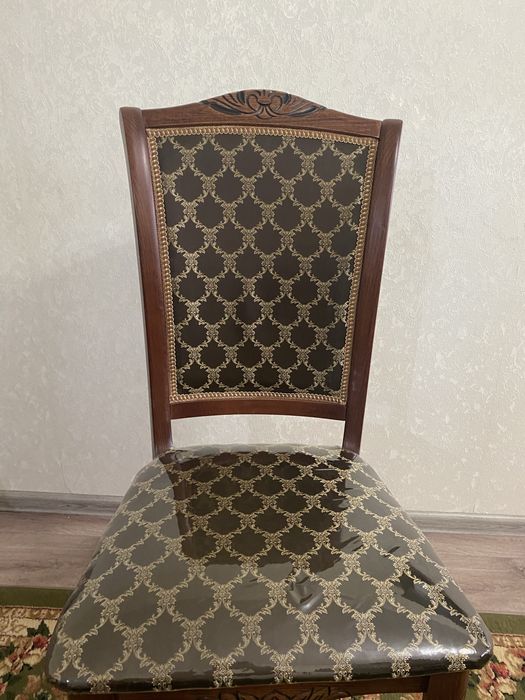 Продам стулья деревянные  коричневые