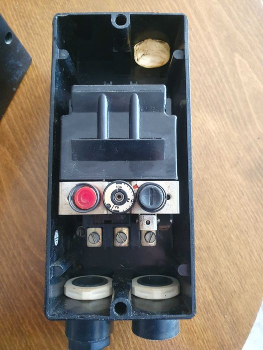 Автоматичен пускател.АТ00