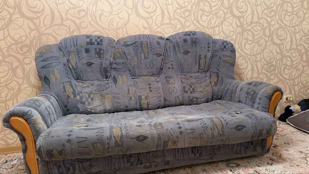 Диван в хорошем состоянии