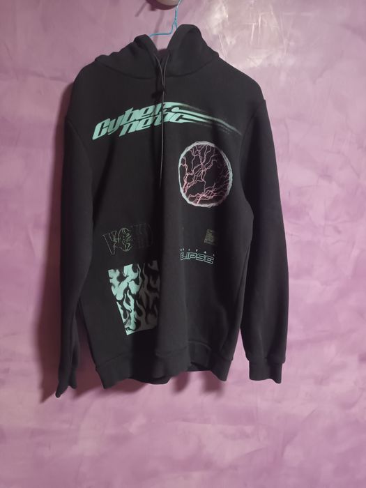 Черен мъжки суитшърт с качулка тип "hoodie"