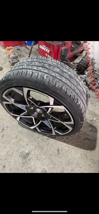 265/35/R22 balon sotiladi