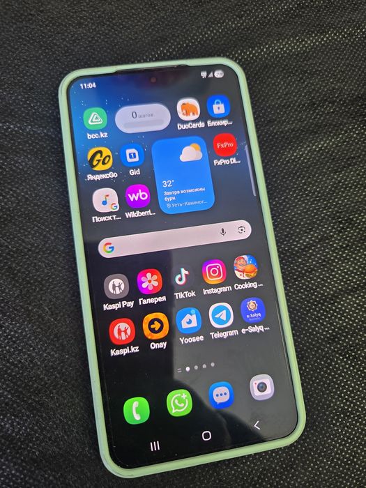 Samsung S22 в идеальном состоянии