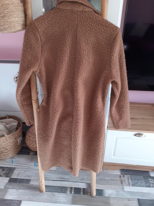 Палто  в  бежаво