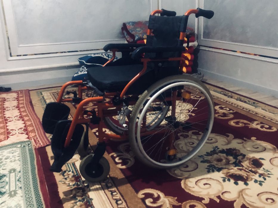 инвалидньй колёска