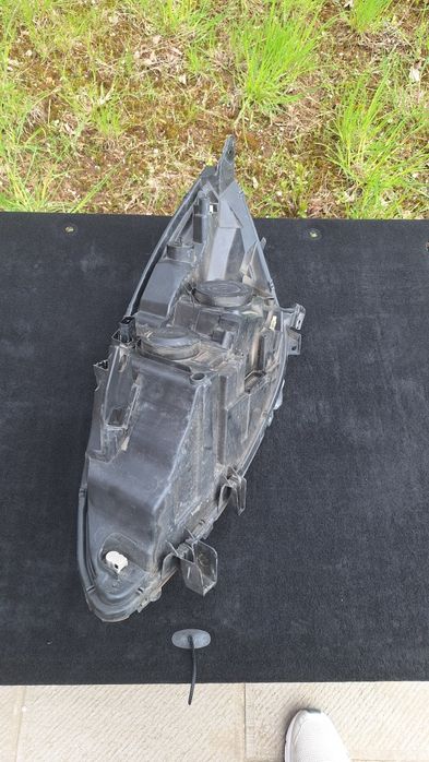 Far dreapta renault scenic.