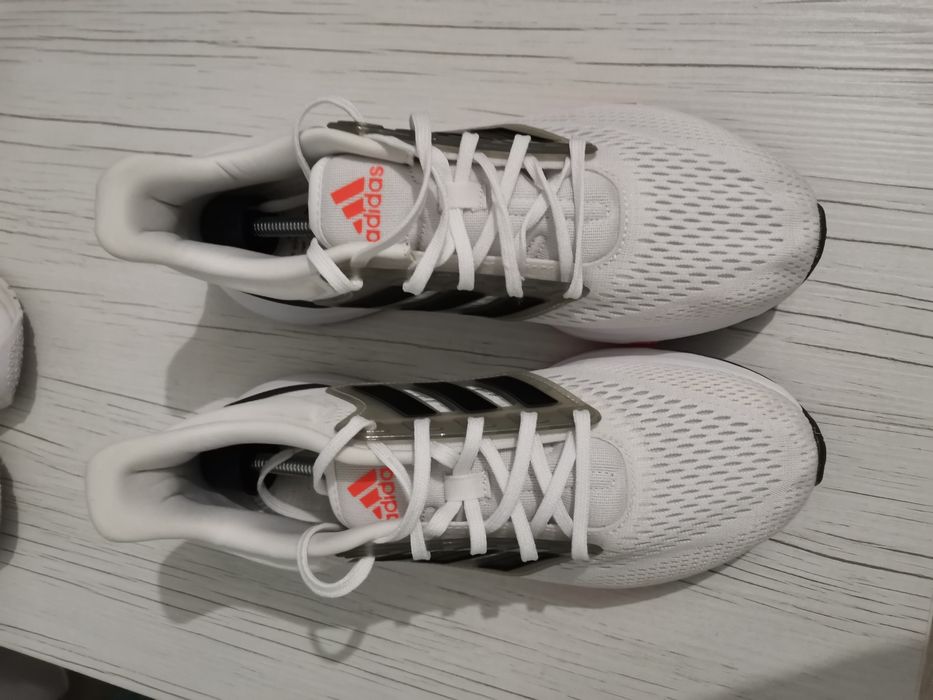 Adidași în stare foarte bună.