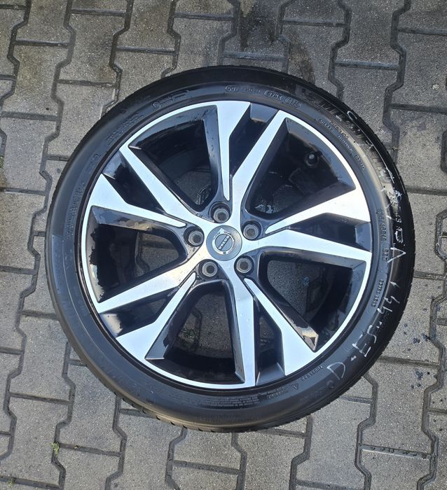 Vand roți complete originale volvo R design 235/45/18
