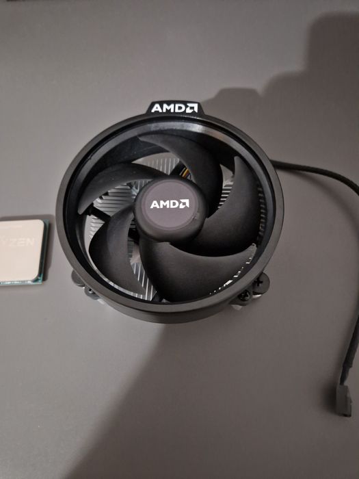 Procesor ryzen 7 2700x + cooler amd