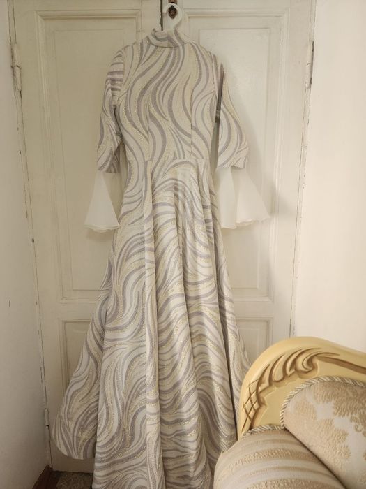 Maxsus tikilgan kelin koylak