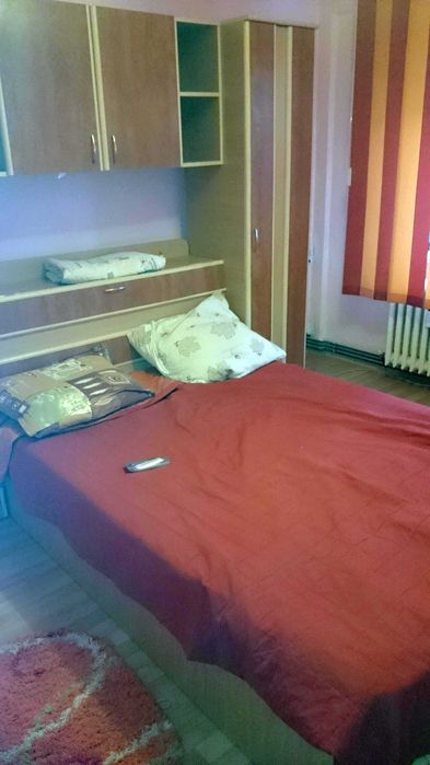 Vand apartament 3 camere decomantat