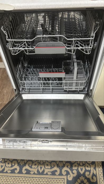 Продам посудомоечную машину