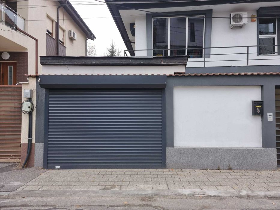 Usi de garaj sectionale,usi tip rulou ,automatizari-direct producator