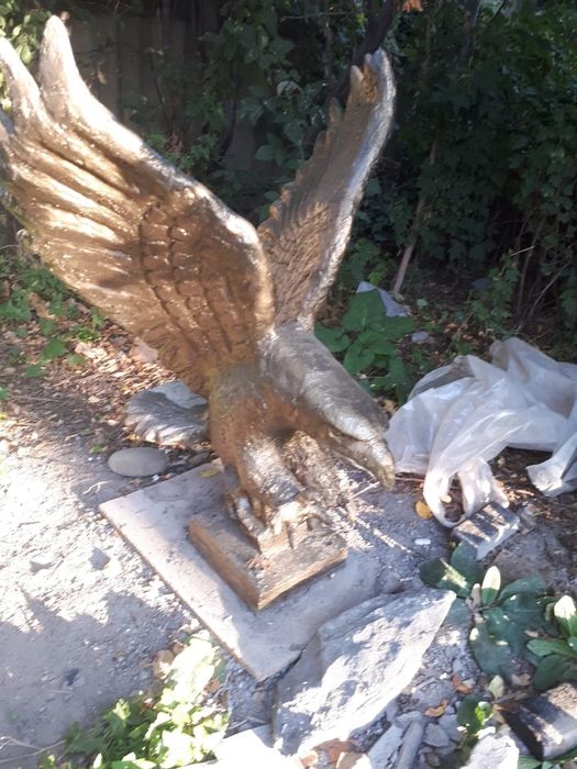 Скульптура беркута