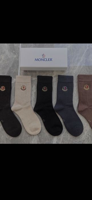 Șosete Mon*cler, model 2026, preț ptr o pereche